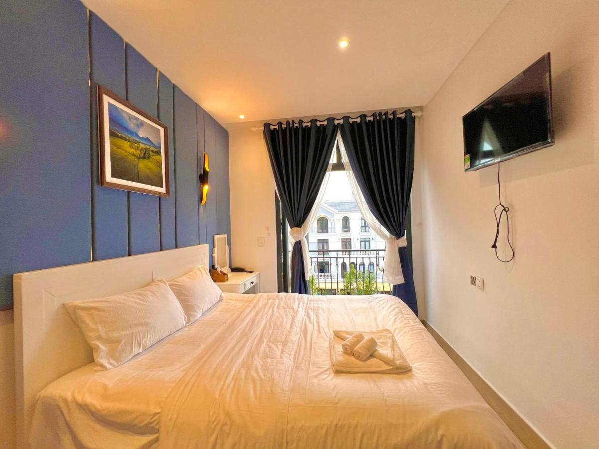 Bistro Hotel Grand World Фукуок Екстер'єр фото