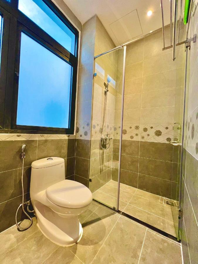 Bistro Hotel Grand World Фукуок Екстер'єр фото
